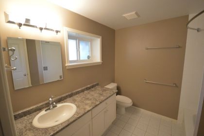 bathroom-renovation-north-van-basement-before-02