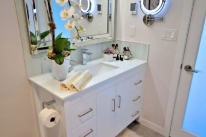 bathroom-renovation-north-van-retreat-styled-04