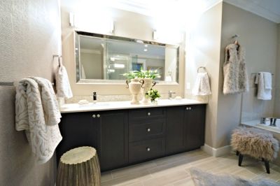 bathroom-renovation-north-van-champagne-styled-01
