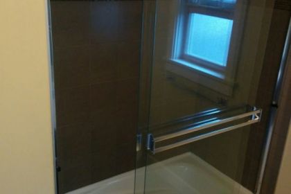 bathroom-renovation-north-van-cove-before-02