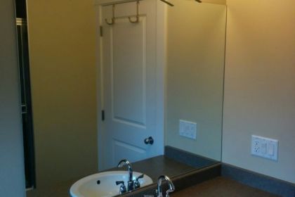 bathroom-renovation-north-van-cove-before-04