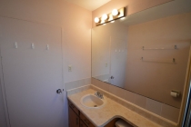 04-bathroom-renovation-north-van-sparkle-before