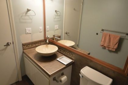 vancouver-bathroom-renovation-before-05