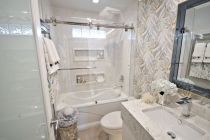 bathroom-renovation-north-van-glamour-02