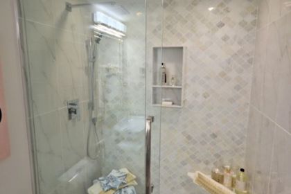 bathroom-renovation-north-van-marble-styled-13