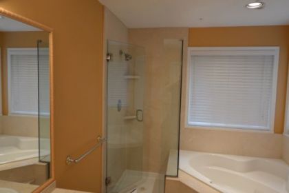 bathroom-renovation-north-van-river-rock-before-03