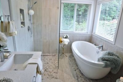 bathroom-renovation-north-van-river-rock-styled-08
