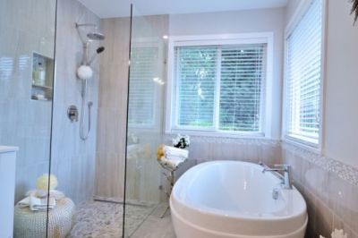 bathroom-renovation-north-van-river-rock-styled-18