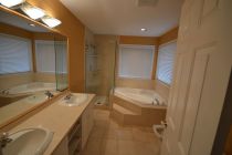 bathroom-renovation-north-van-river-rock-before-01