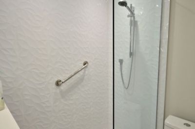 bathroom-renovation-north-van-greener-styled-04