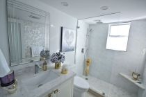 bathroom-renovation-west-van-birds-styled-02