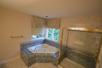 bathroom-renovation-north-van-chic-before-03