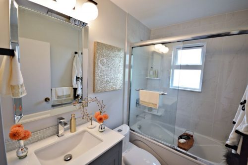 Bathroom remodel - North Vancouver Renovate Me!